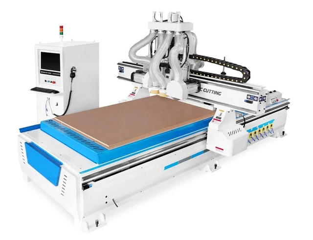 Foto do equipamento Centro de Usinagem CNC com Duas Serras e Duas Ferramentas