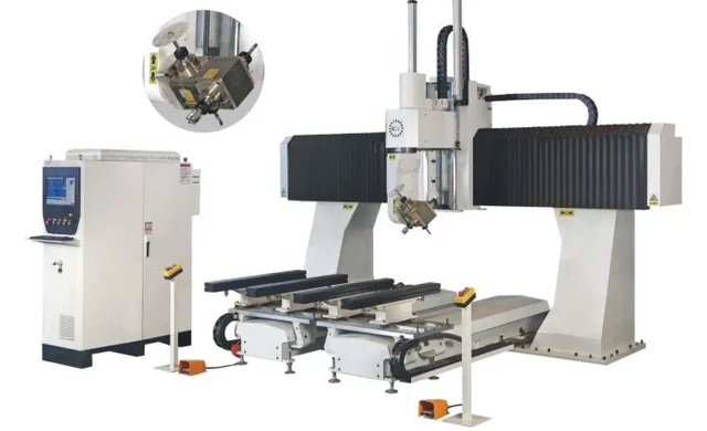 Foto do equipamento CNC de Cinco Eixos